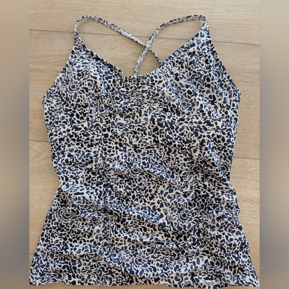Athleta Other - Athleta Zimbabwe Smocked Tankini Animal Print Swimsuit 38‎ B/C Underwire